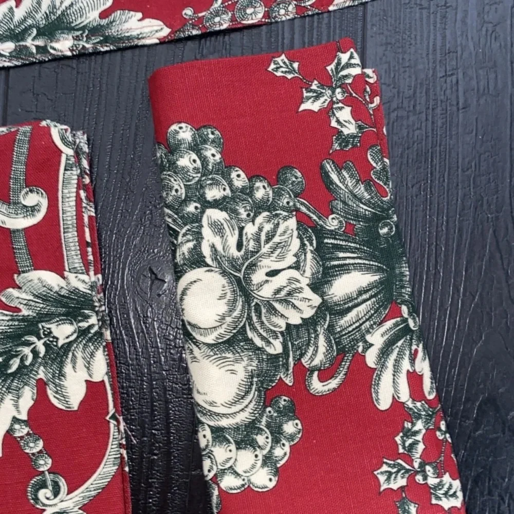 LAUREN Ralph Lauren Christmas Holiday Napkins Set (4) Cotton Floral‎ Hayley